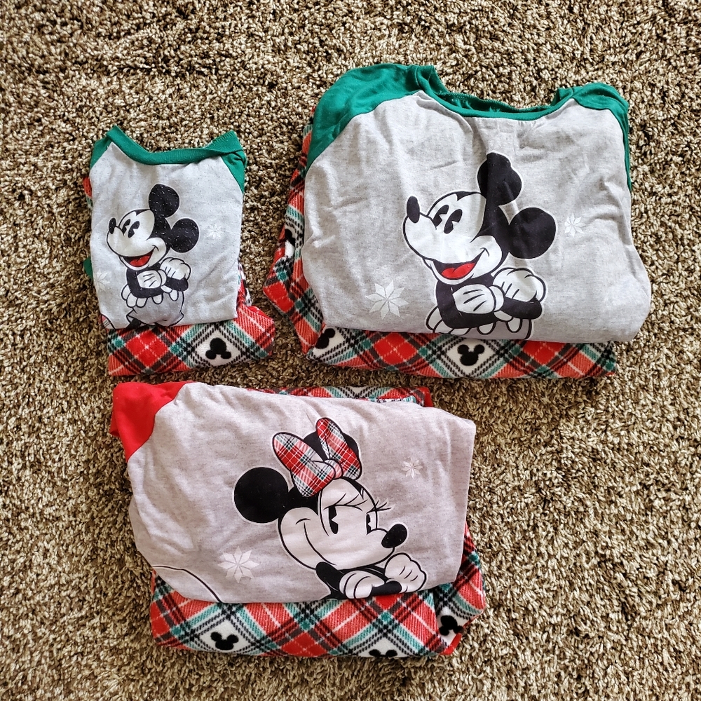 Matching family Christmas pjs!